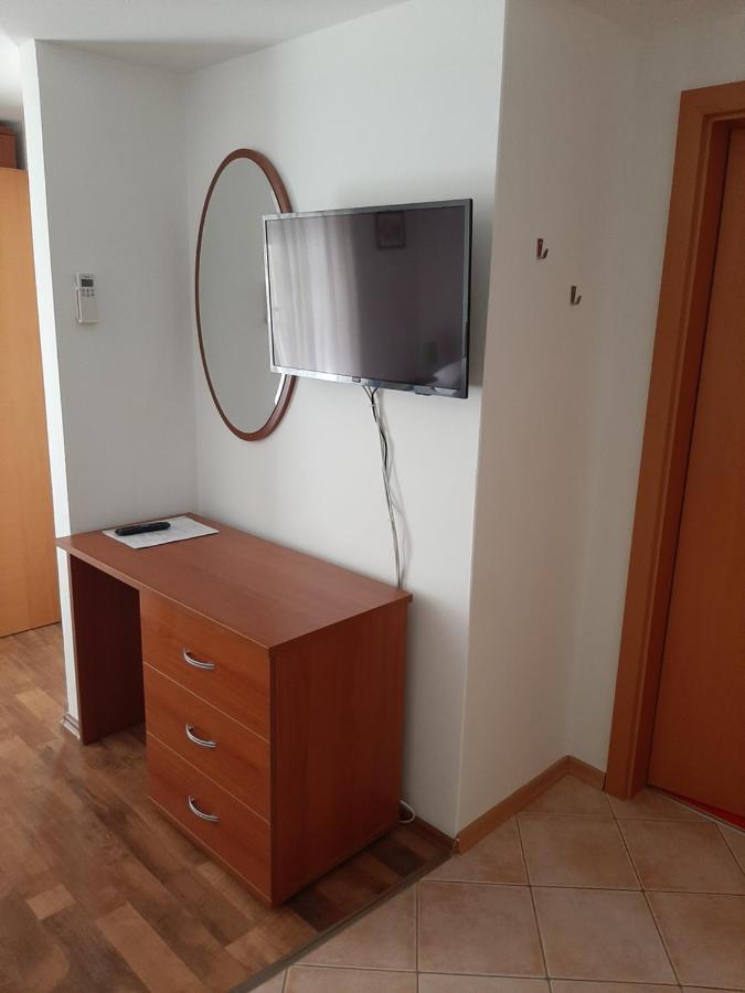 Old Town Cres Apartments Экстерьер фото