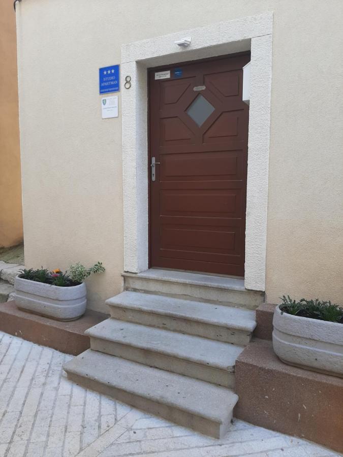 Old Town Cres Apartments Экстерьер фото