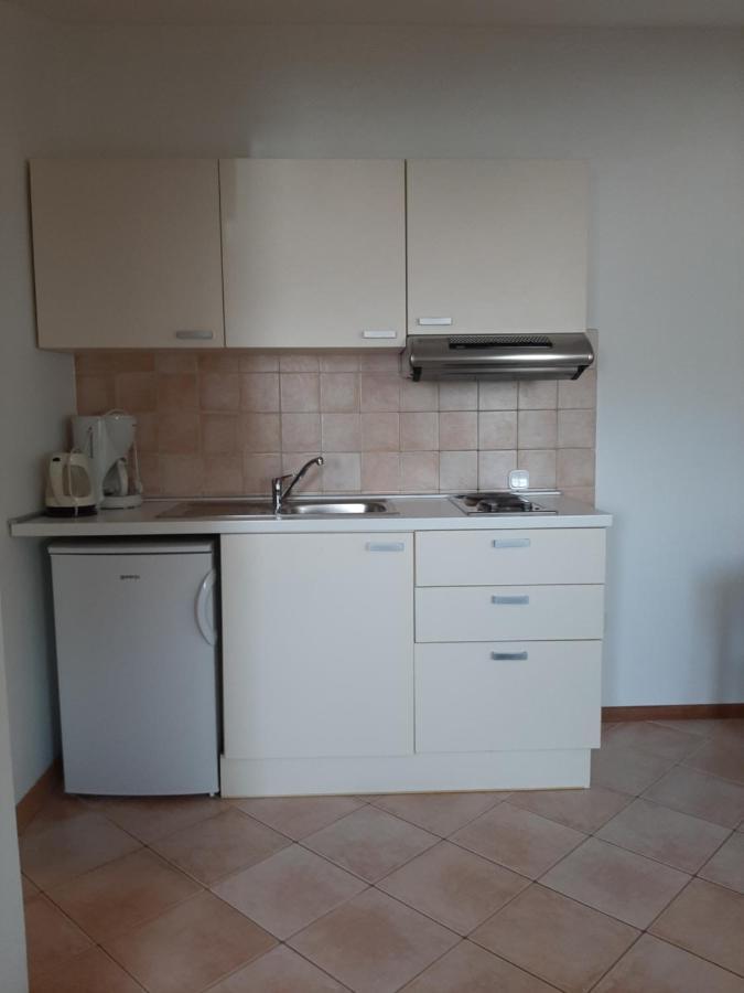 Old Town Cres Apartments Экстерьер фото